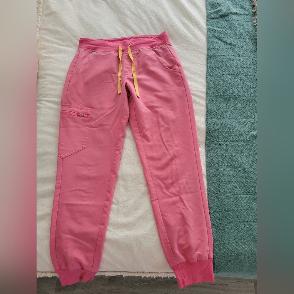 FIGS Zamora Jogger Scrub Pants in Hot Coral Women's Size XS W18SW2005P Petite